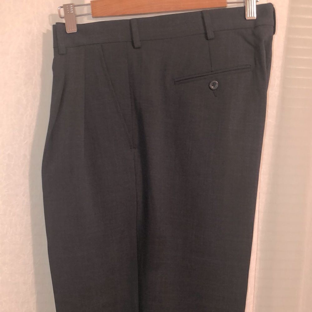CINTAS Men’s 36 x 30 Gray Dress Pants